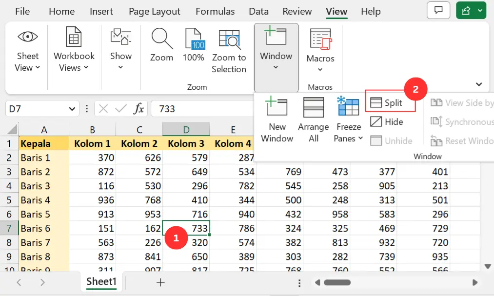Gambar 01. Menggunakan perintah Split untuk memecah worksheet menjadi panel-panel.